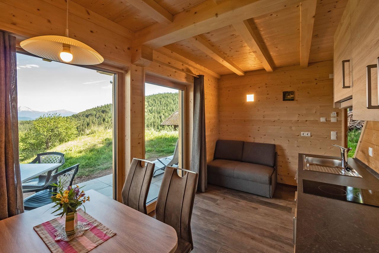 Camping Chalet Salten سان جينيزيو أتِزينو المظهر الخارجي الصورة